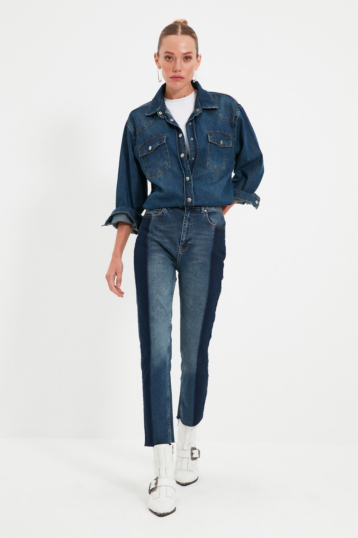 TRENDYOLMİLLA Mavi Renk Bloklu Yüksek Bel Slim Fit Jeans TWOAW22JE0575