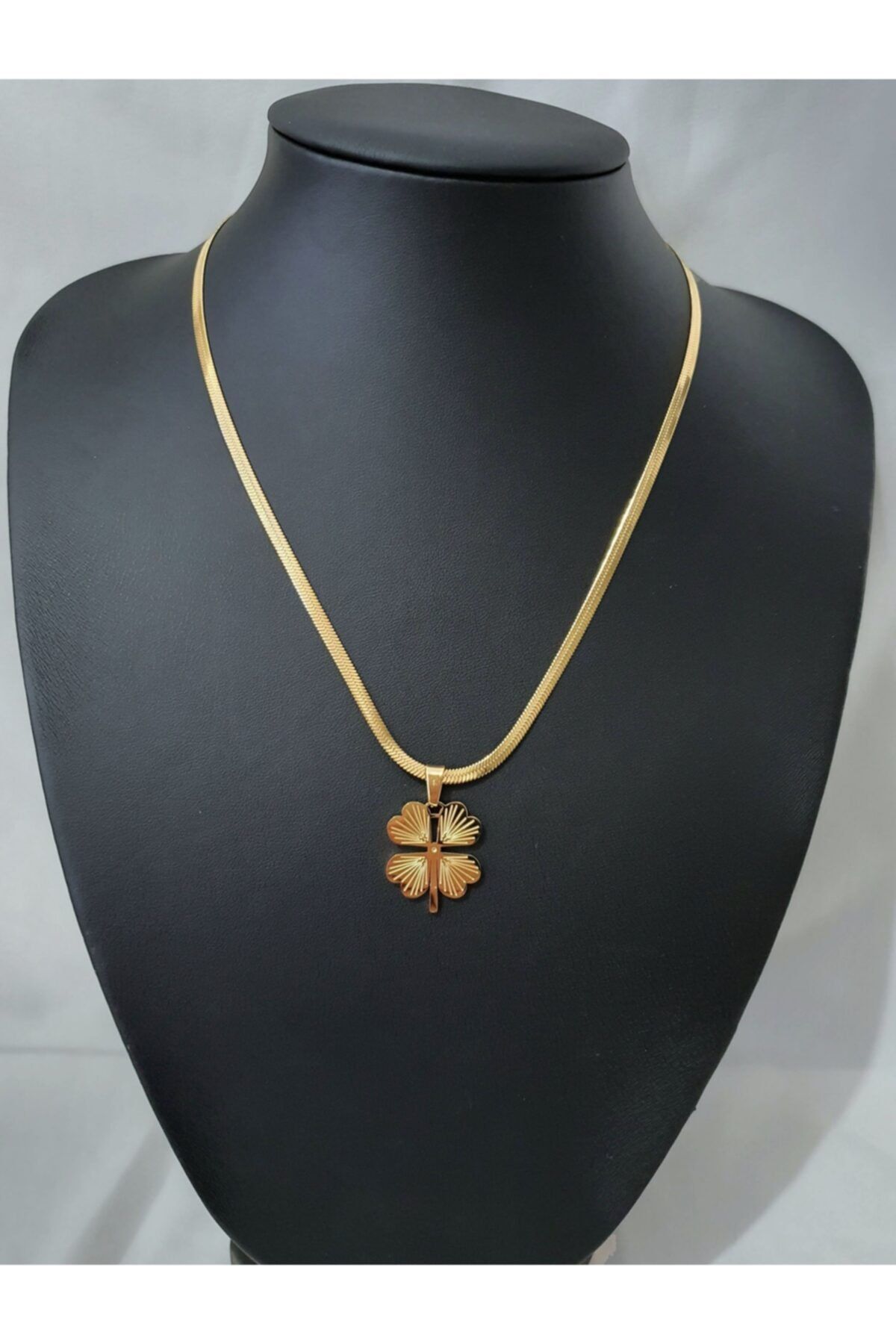 Bluw Jewelry Çelik Ezme Zincir Yonca Kolye