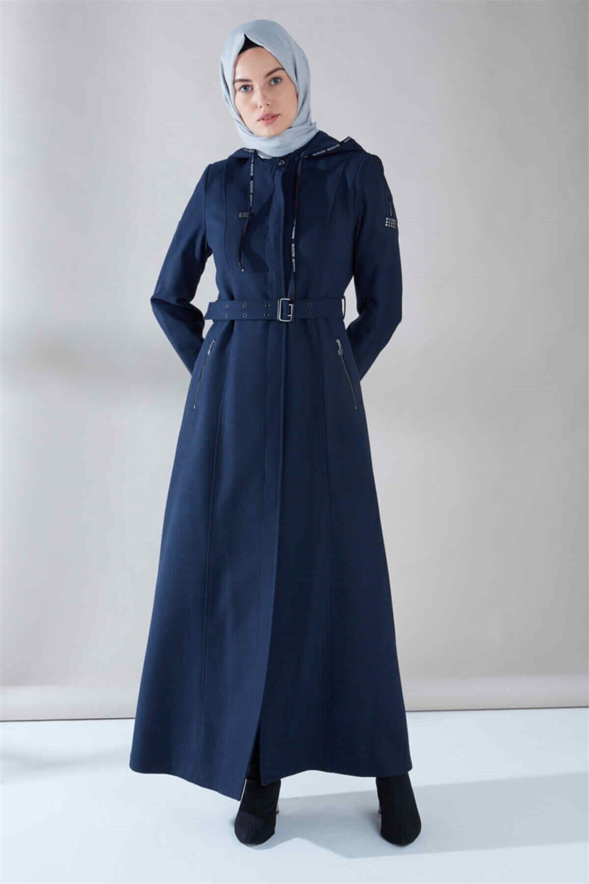 Zühre Yazı Şeritli Bağcık Ve Kapüşonlu Manto Lacivert 10492