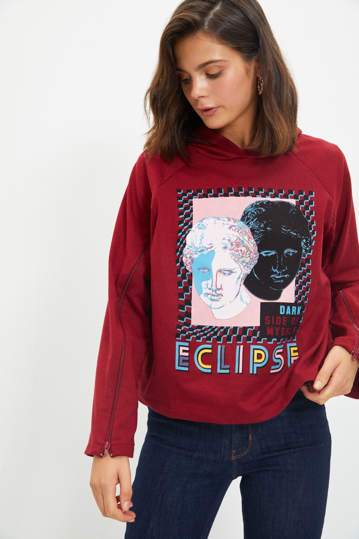 TRENDYOLMİLLA Bordo Fermuar Detaylı Baskılı Reglan Kol Örme İnce Sweatshirt TWOAW22SW1349