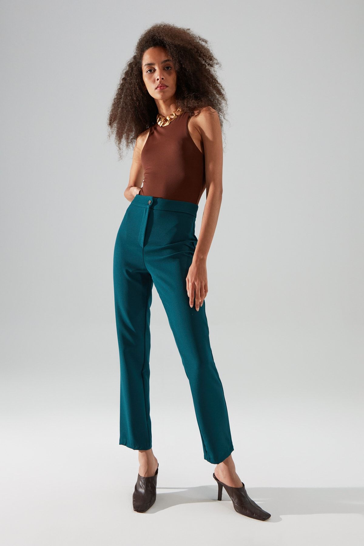 TRENDYOLMİLLA Zümrüt Yeşili Düz Pantolon TWOAW22PL0137
