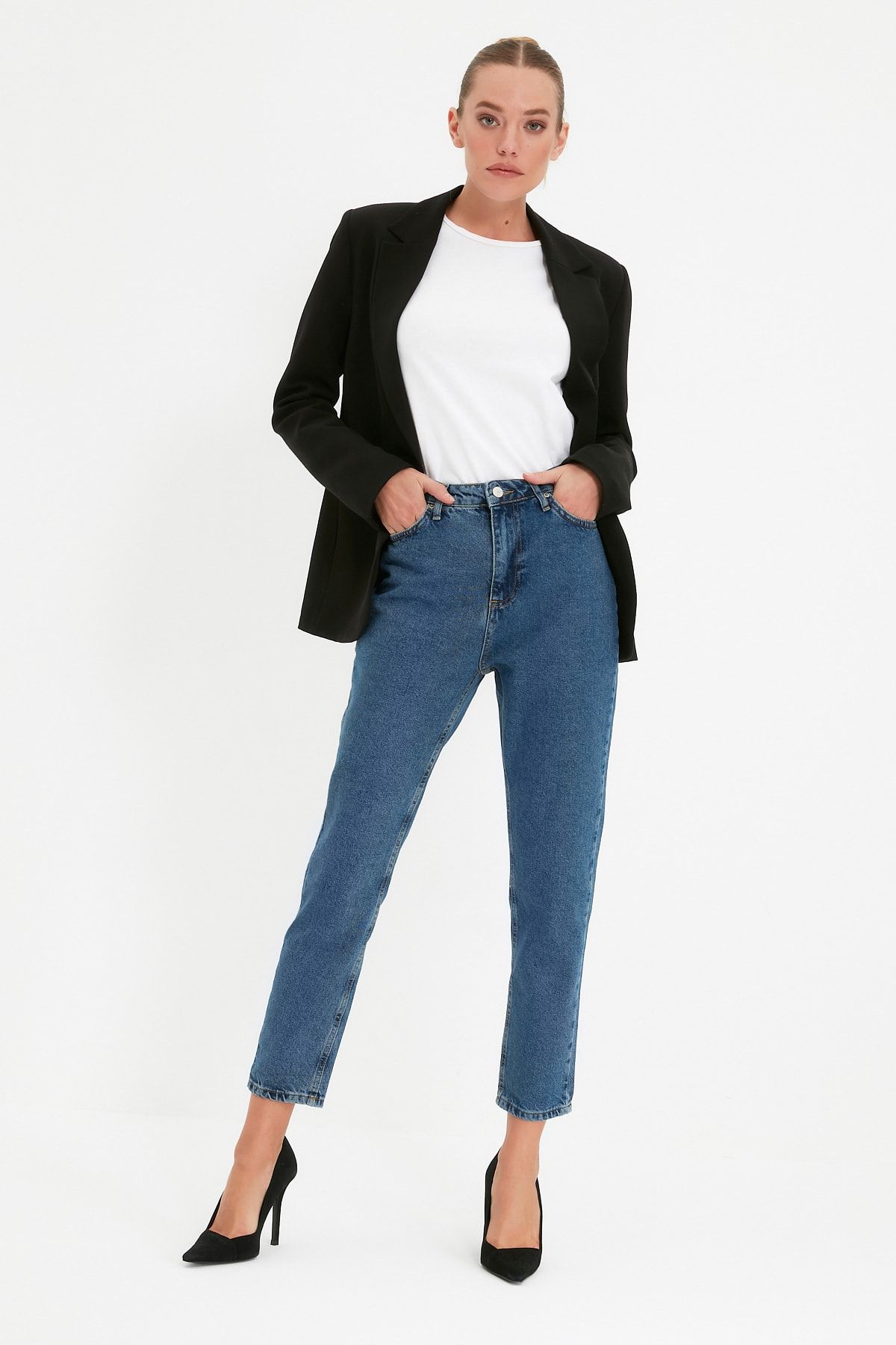 TRENDYOLMİLLA Mavi Recycle Yüksek Bel Mom Jeans TWOAW22JE1083