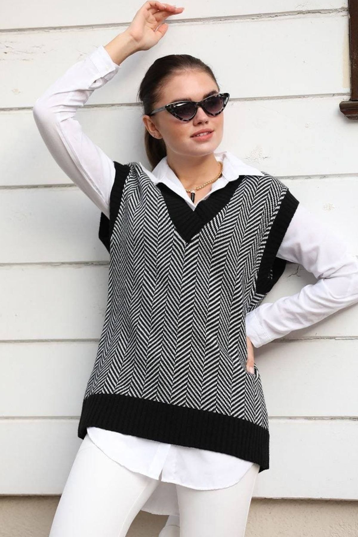 ARZU KAP Kadın Siyah Balık Sırtı V Yaka Süveter