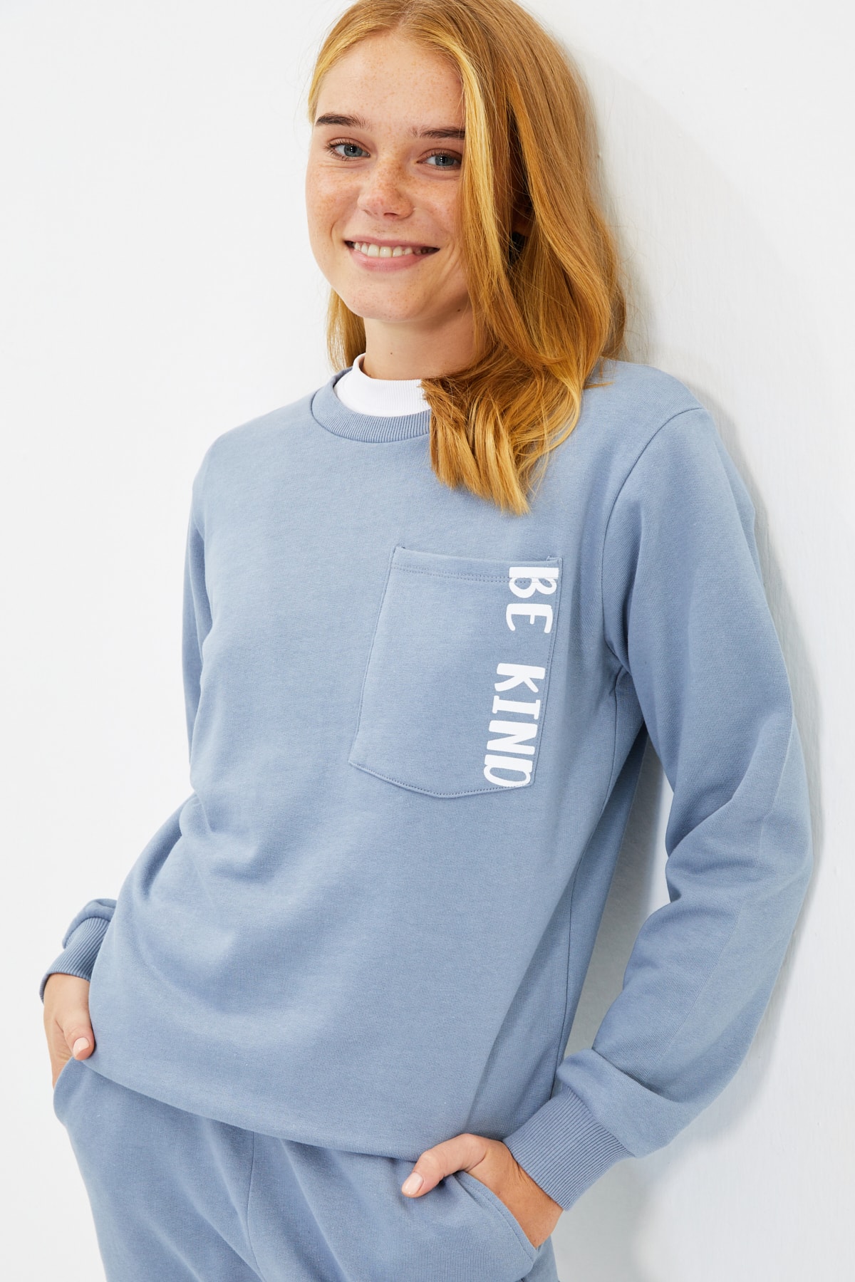 TRENDYOLMİLLA Gri %100 Organik Pamuk Baskılı Basic Örme İnce Sweatshirt TWOAW22SW0767