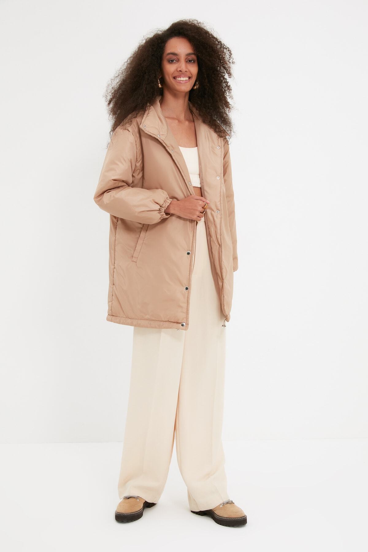 TRENDYOLMİLLA Vizon Oversize Çıtçıt Kapama Şişme Mont TWOAW20MO0111