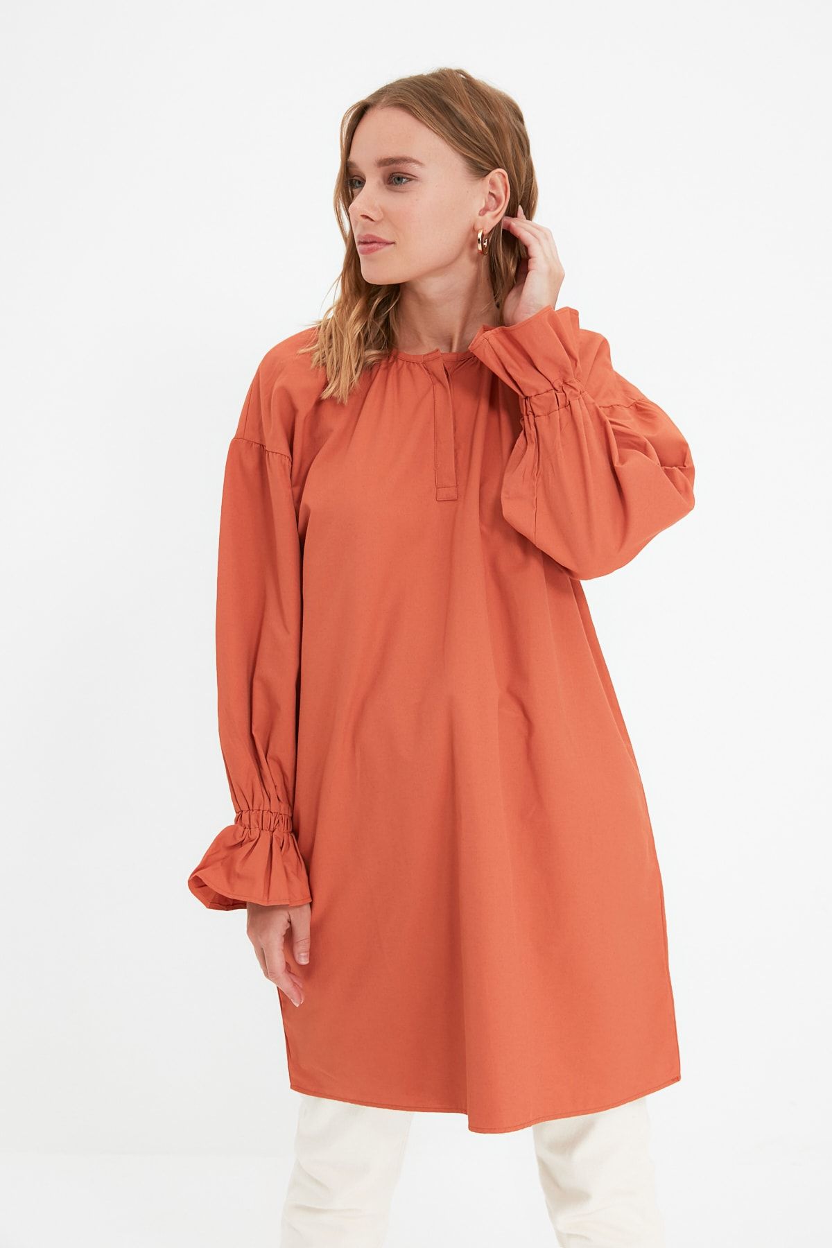 Trendyol Modest Somon Bisiklet Yaka Kolları Fırfırlı Tunik TCTAW22UK0152