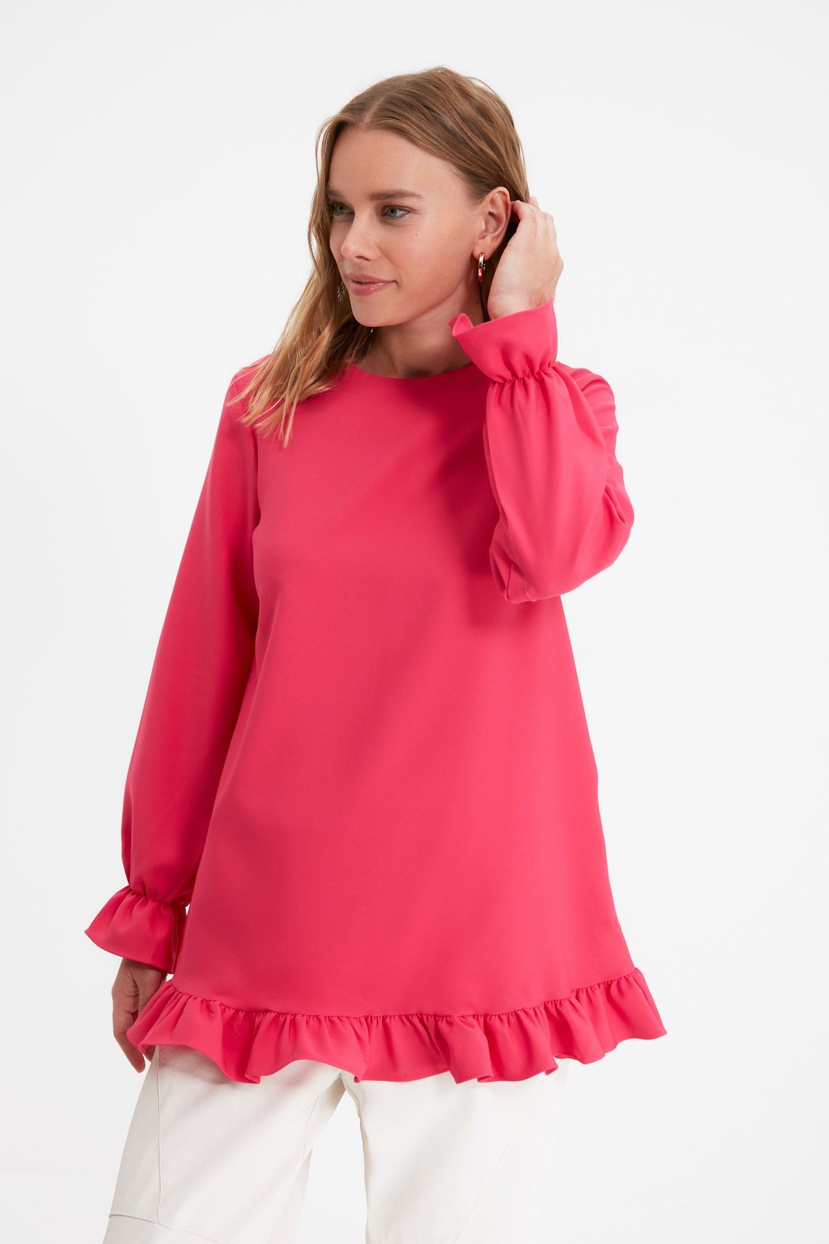 Trendyol Modest Fuşya Bisklwt Yaka Kol ve Etek Ucu Fırfırlı Tunik TCTAW22UK0190