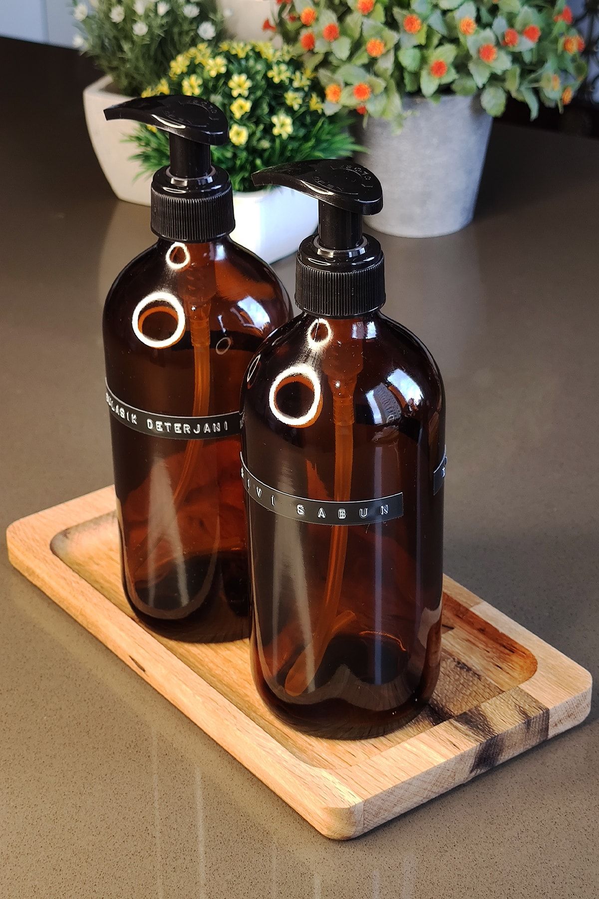 KHAKMA Lüks Köşeli Ahşap Stantlı Amber Bulaşık Deterjanı Sıvı Sabun Şişesi Seti Tombul 2x500 Ml