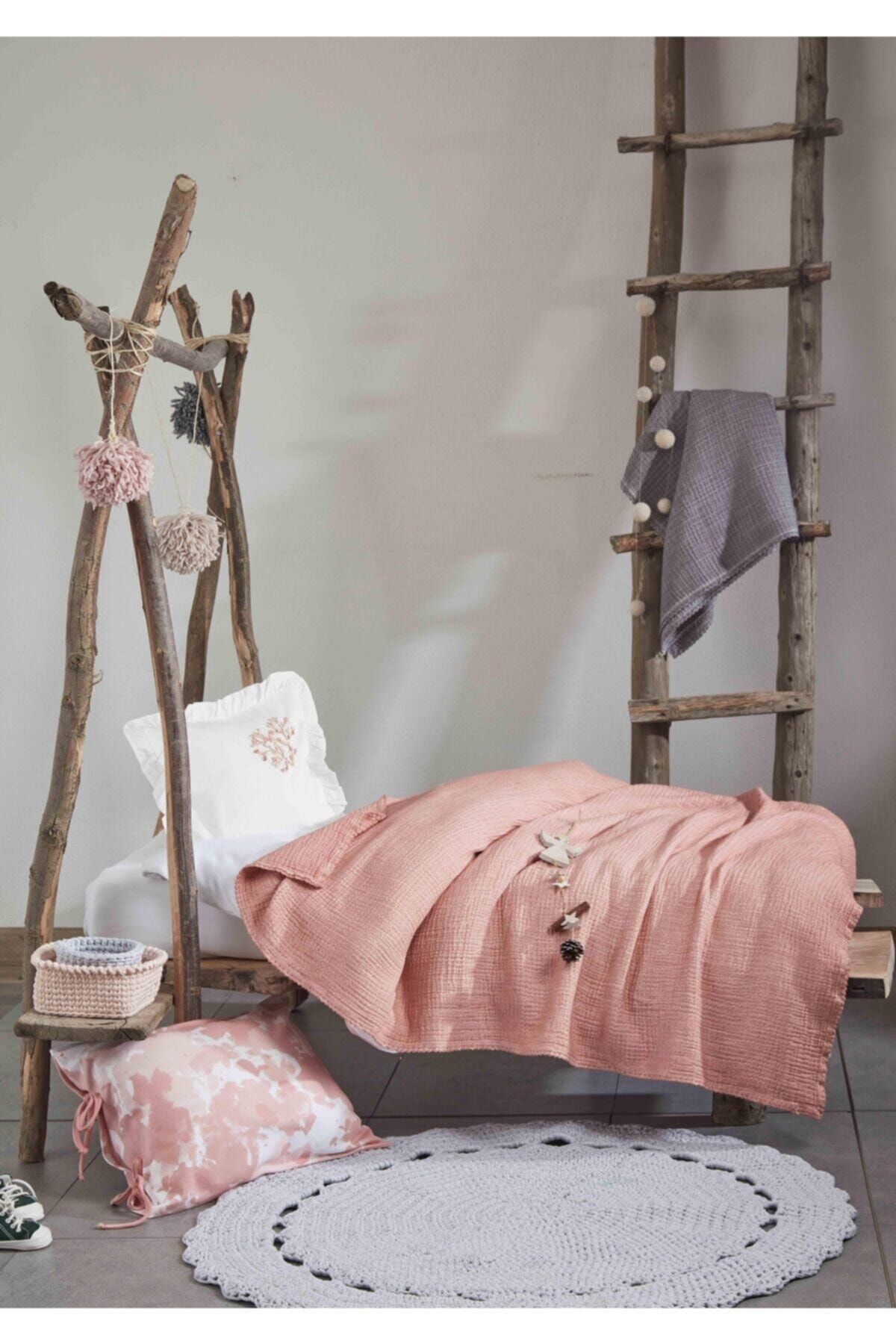 Ecocotton Bebek Yatak Örtüsü Berin Pudra Pamuk 120*170 Dantelli Parçaboya