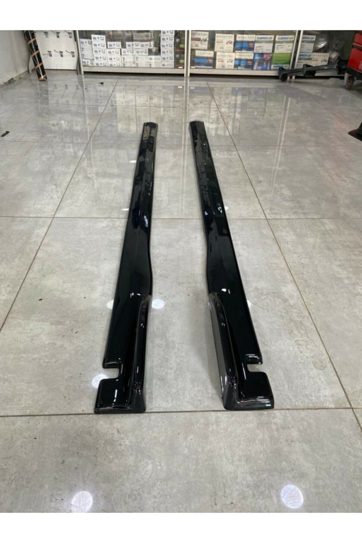 automars Volkswagen Caddy Kanatlı Flaplı Marşpiyel Lipi Kulaklı Parlak Siyah