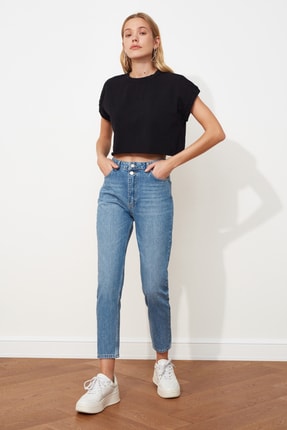 TRENDYOLMİLLA Mavi &Ccedil;ift D&uuml;ğmeli Y&uuml;ksek Bel Mom Jeans TWOSS21JE0153