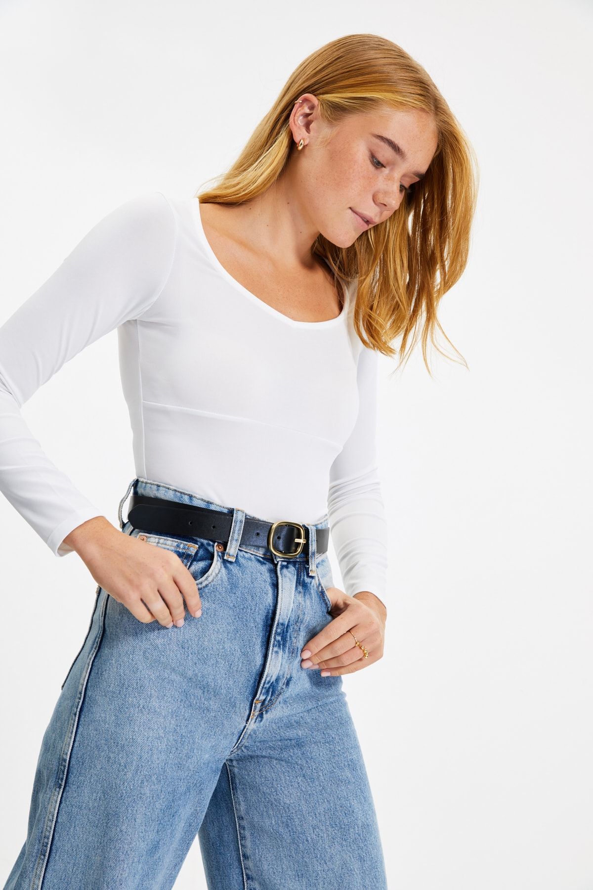 TRENDYOLMİLLA Ekru Fitted Çıtçıtlı Örme Body TWOAW22BD0146