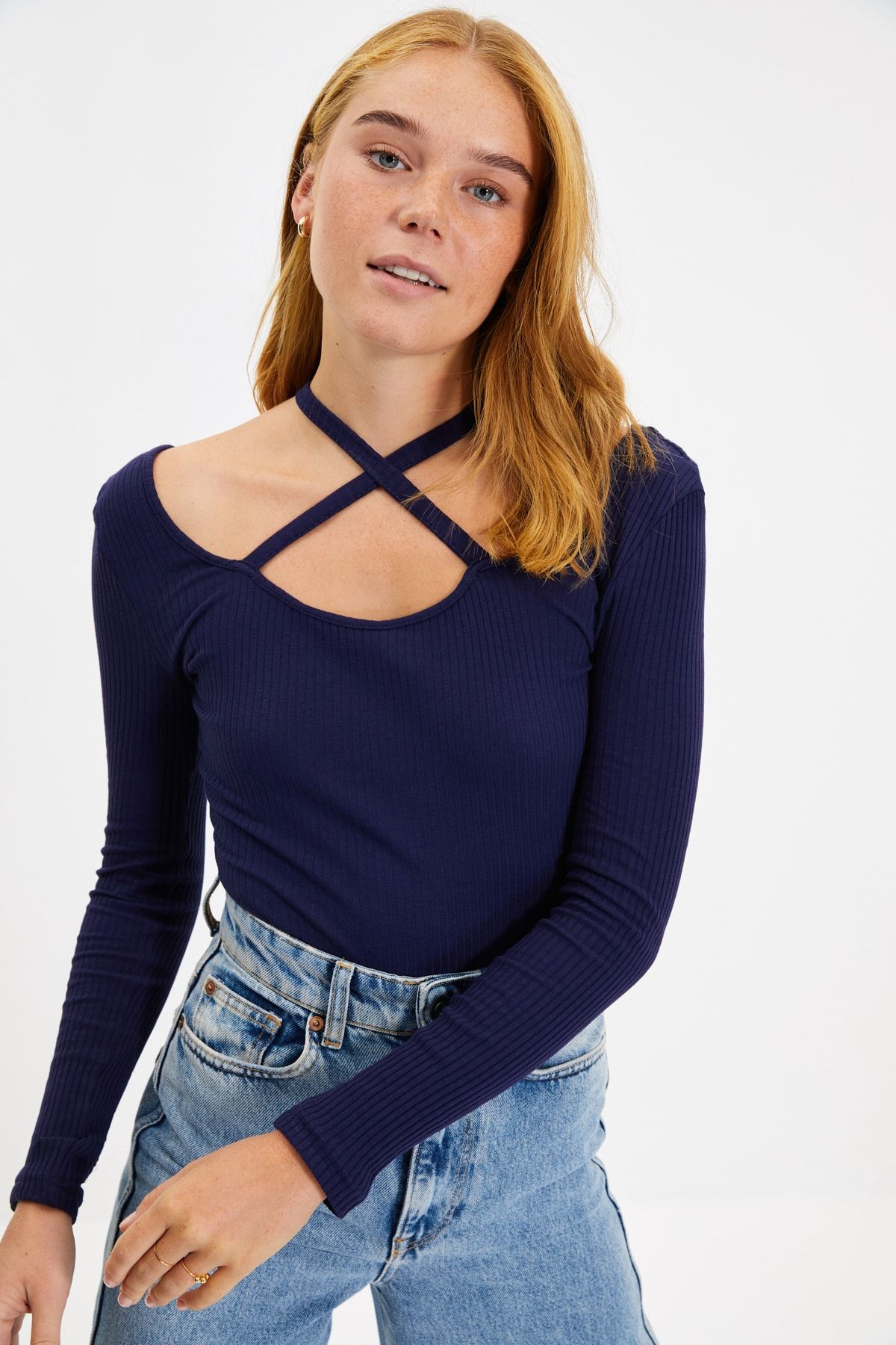 TRENDYOLMİLLA Lacivert Askı Detaylı Çıtçıtlı Örme Body TWOAW22BD0155