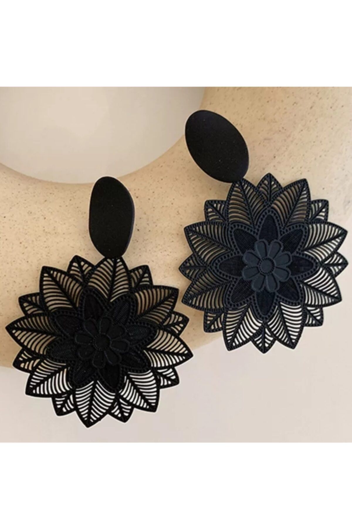 HOSBUTIK Siyah Motifli Küpe