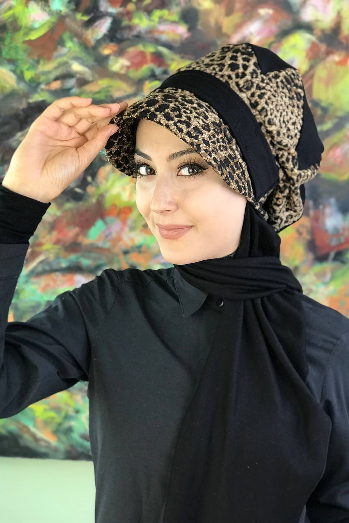 Yoisho Store Leopar Desenli Atkılı Şapka Siyah