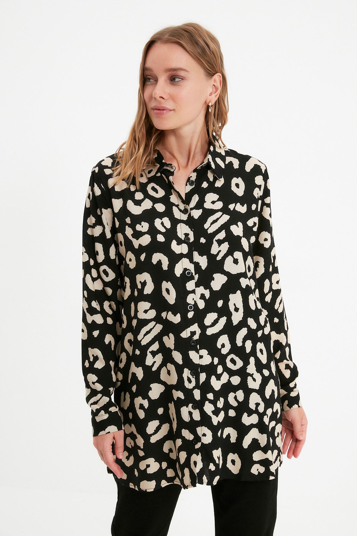 Trendyol Modest Siyah Gömlek Yaka Desenli Tunik TCTAW22UK0172