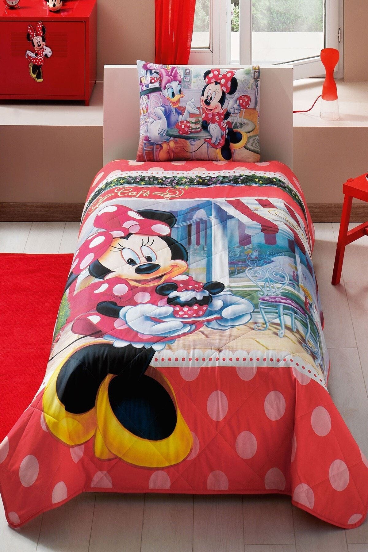 Taç Kırmızı Lisanslı Tek Kişilik Yatak Örtüsü Minnie Tea Time