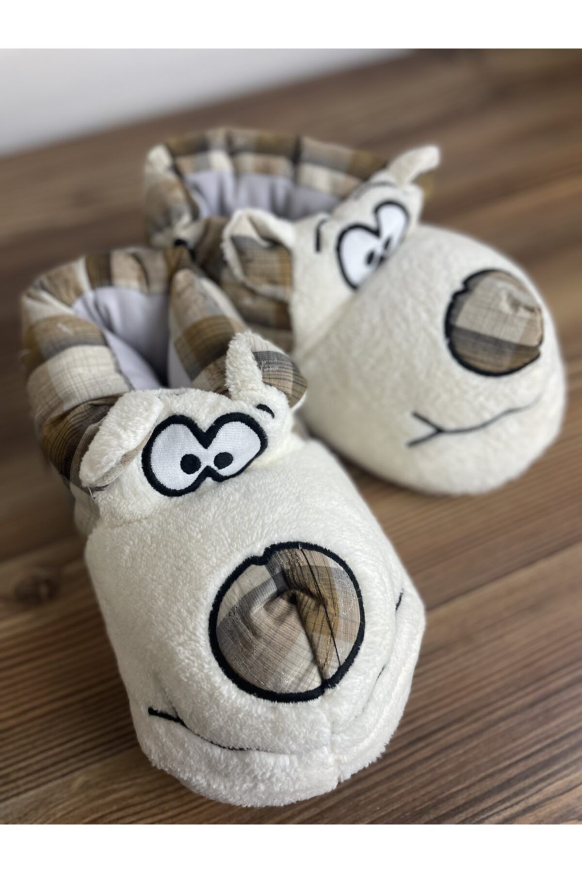 PABUŞ STORE Krem Köpek Figürlü Peluş Ev Pandufu