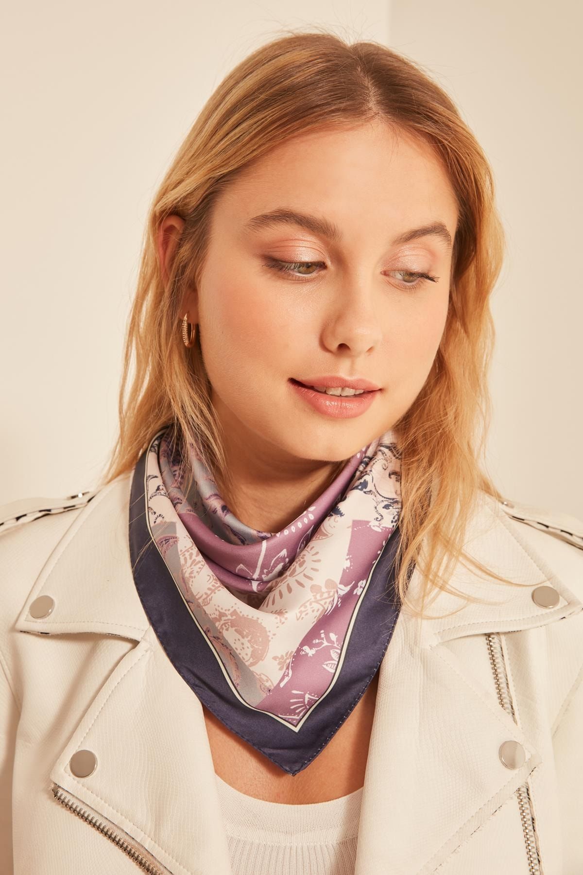 YLondon 13929 Küçük Çiçek Desenli Lacivert Bandana Fular