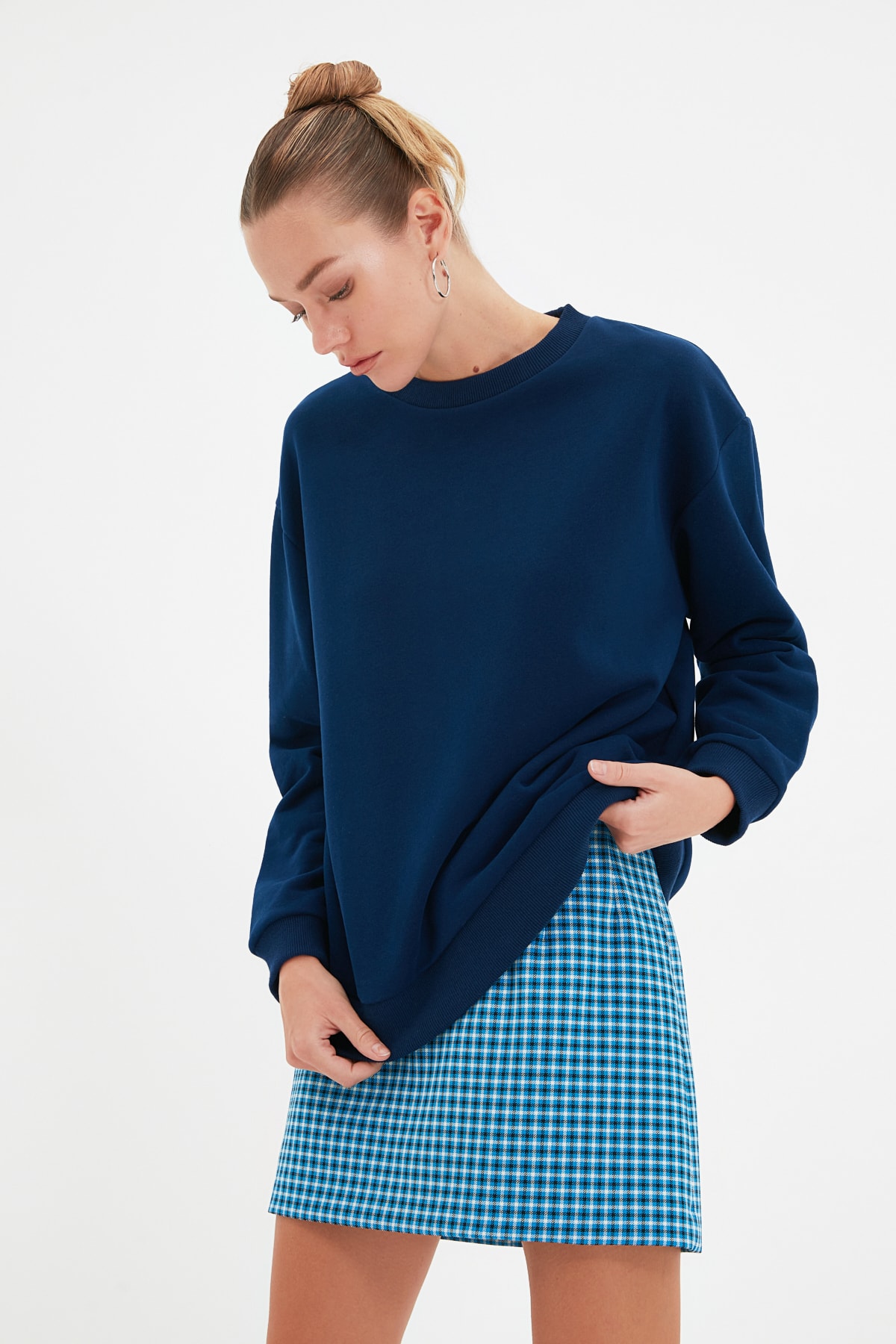 TRENDYOLMİLLA Indigo Oversize Örme Sweatshirt TWOAW22SW0912