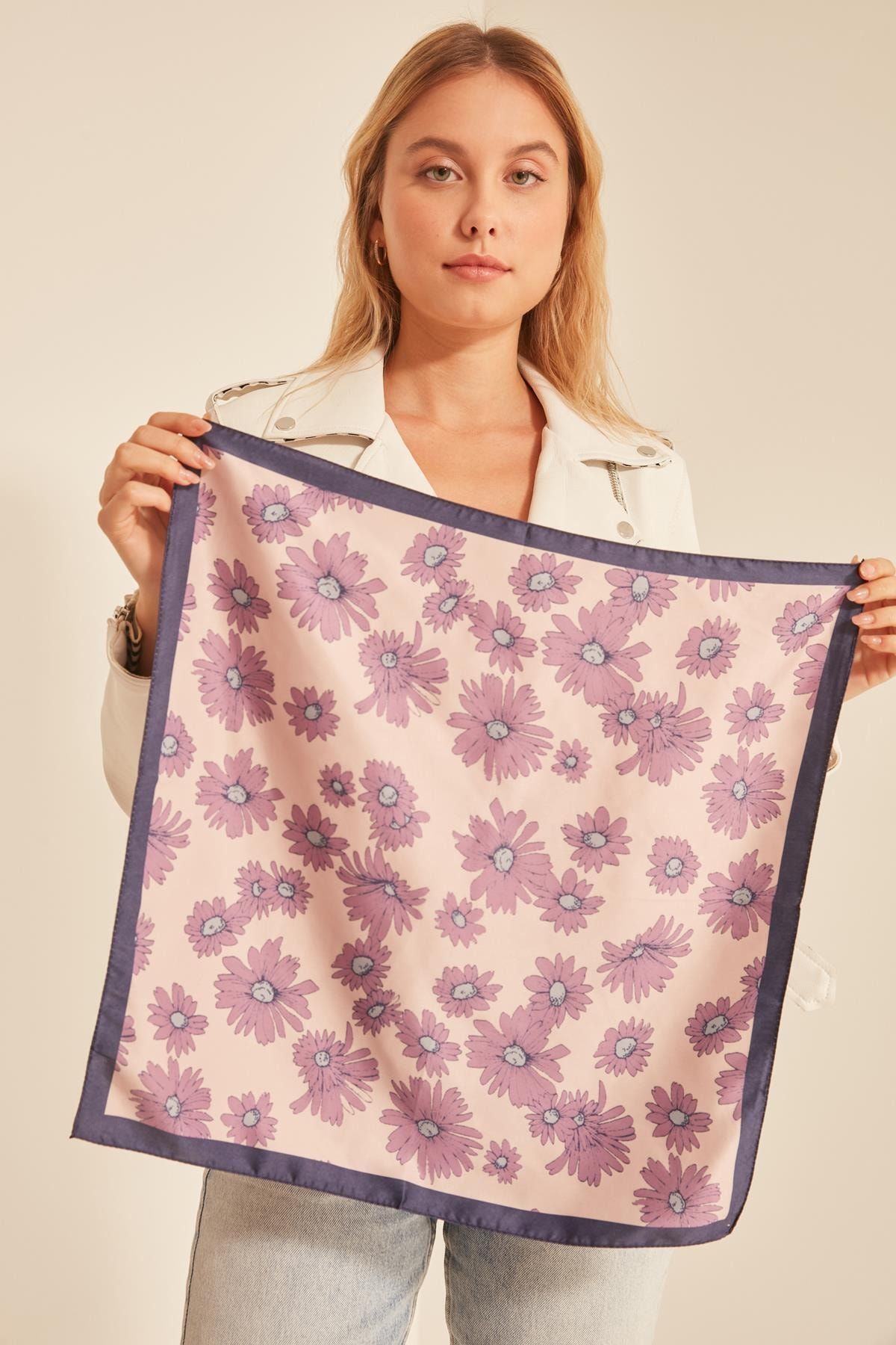 YLondon 13934 Açık Çiçek Desenli Lacivert Bandana Fular
