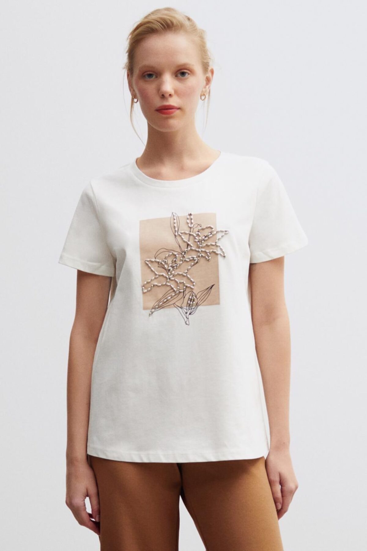 Perspective Evanas Normal Kalıp Saf Pamuk Ekru Tişört