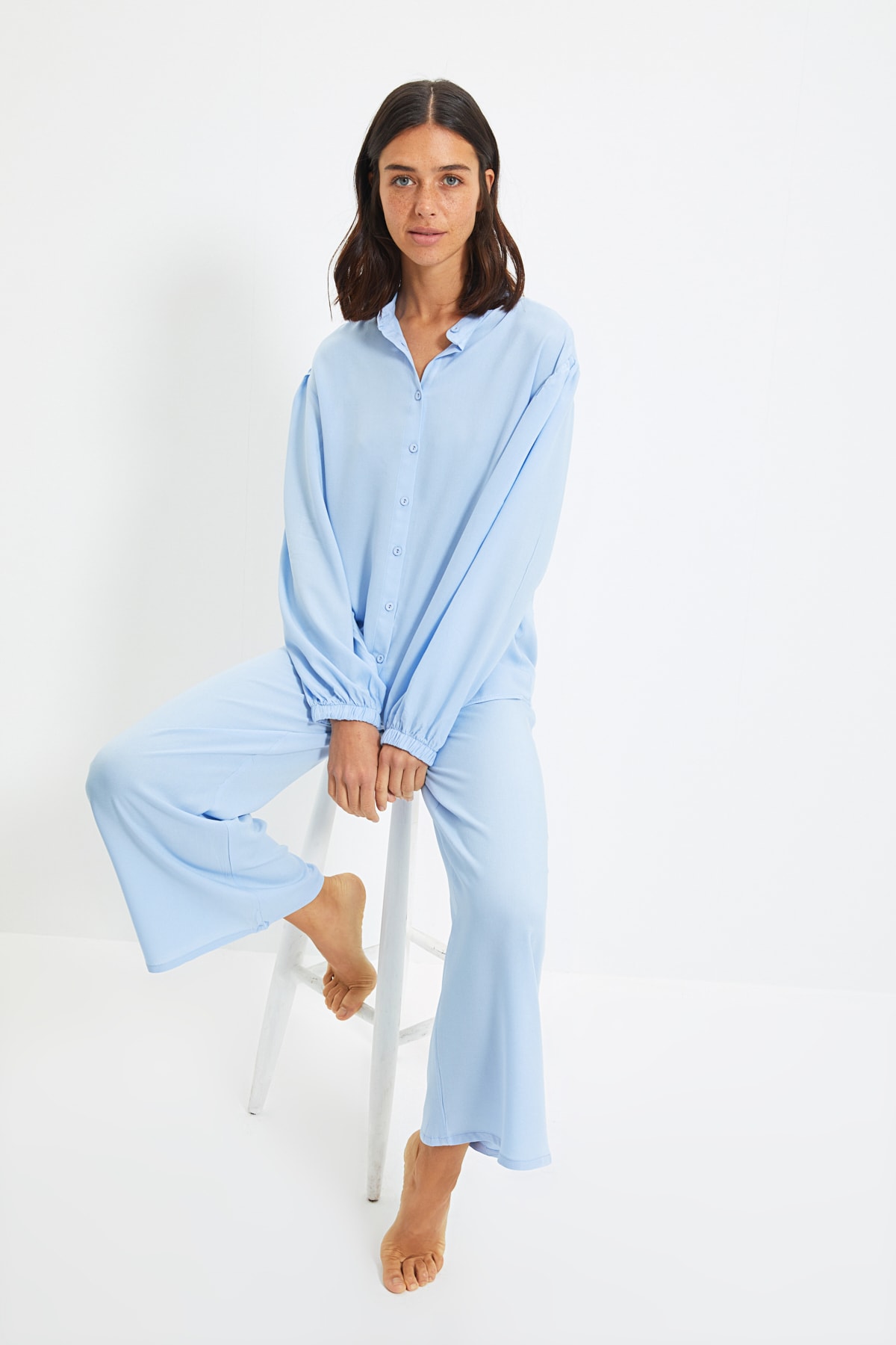 TRENDYOLMİLLA Mavi Bilek Boy Viskon Dokuma Pijama Takımı THMAW22PT0101