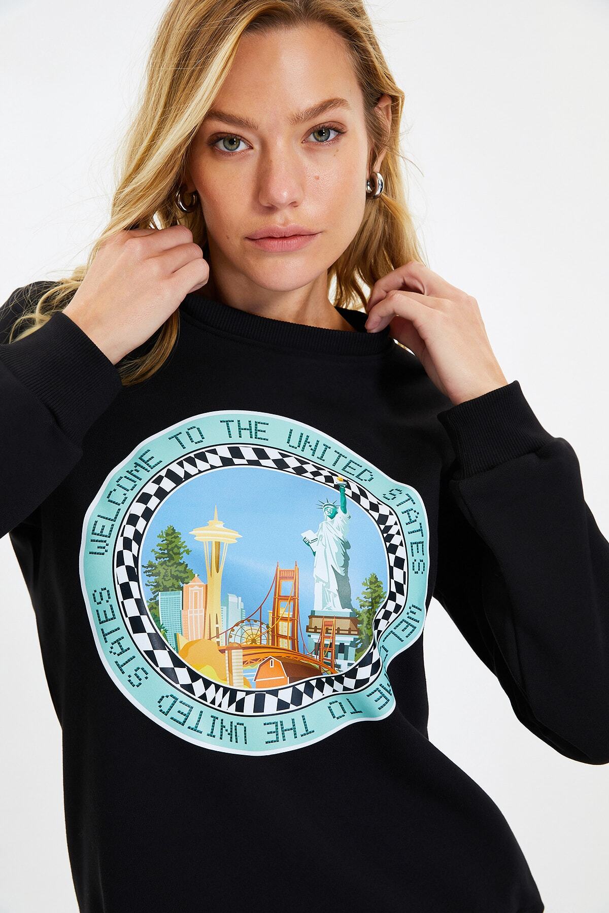 TRENDYOLMİLLA Siyah Baskılı Basic Örme Sweatshirt TWOAW22SW1527