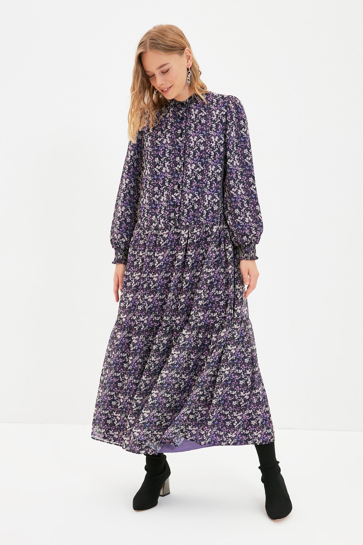 Trendyol Modest Siyah Dik Yaka Şifon Çiçek Desenli  Astralı Elbise TCTAW22EB0176