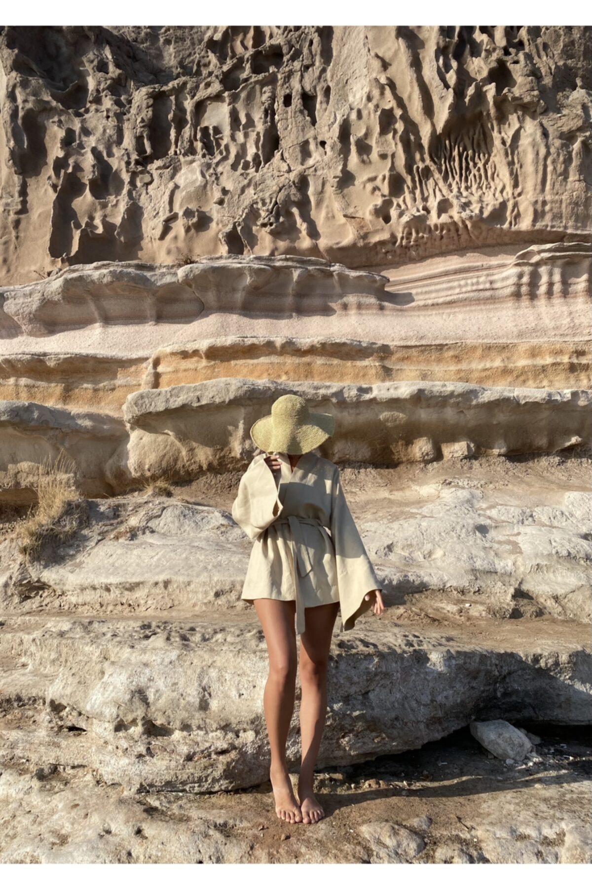 Soi The Label Nora Beige Kimono