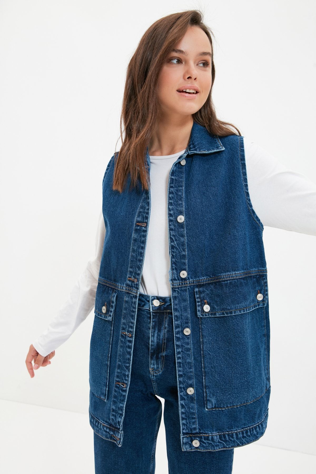 Trendyol Modest Koyu Mavi Gömlek Yaka Cep Detaylı %100 Pamuuk Denim Yelek Ceket TCTAW22CK0006