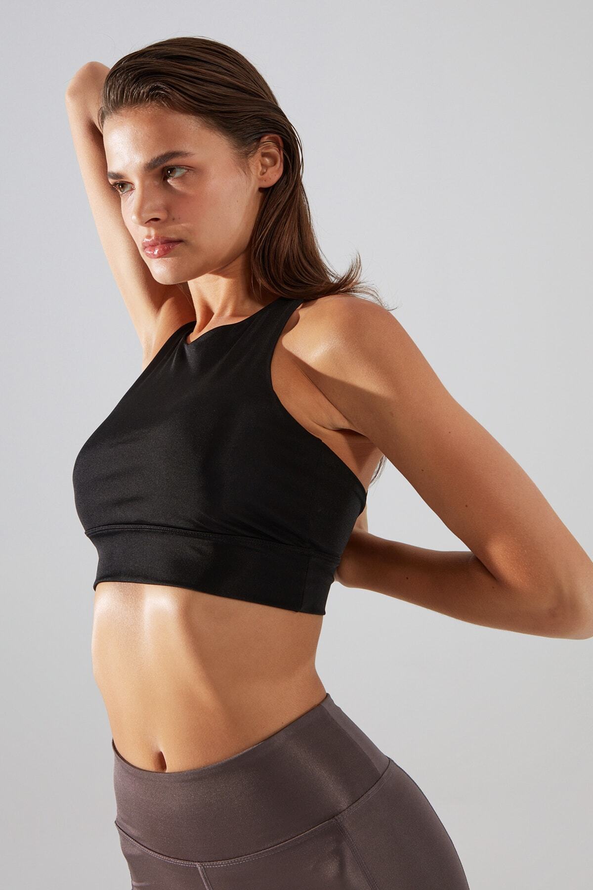 TRENDYOLMİLLA Siyah Sırt Detaylı Destekli Spor Sütyeni TWOSS21SS0004