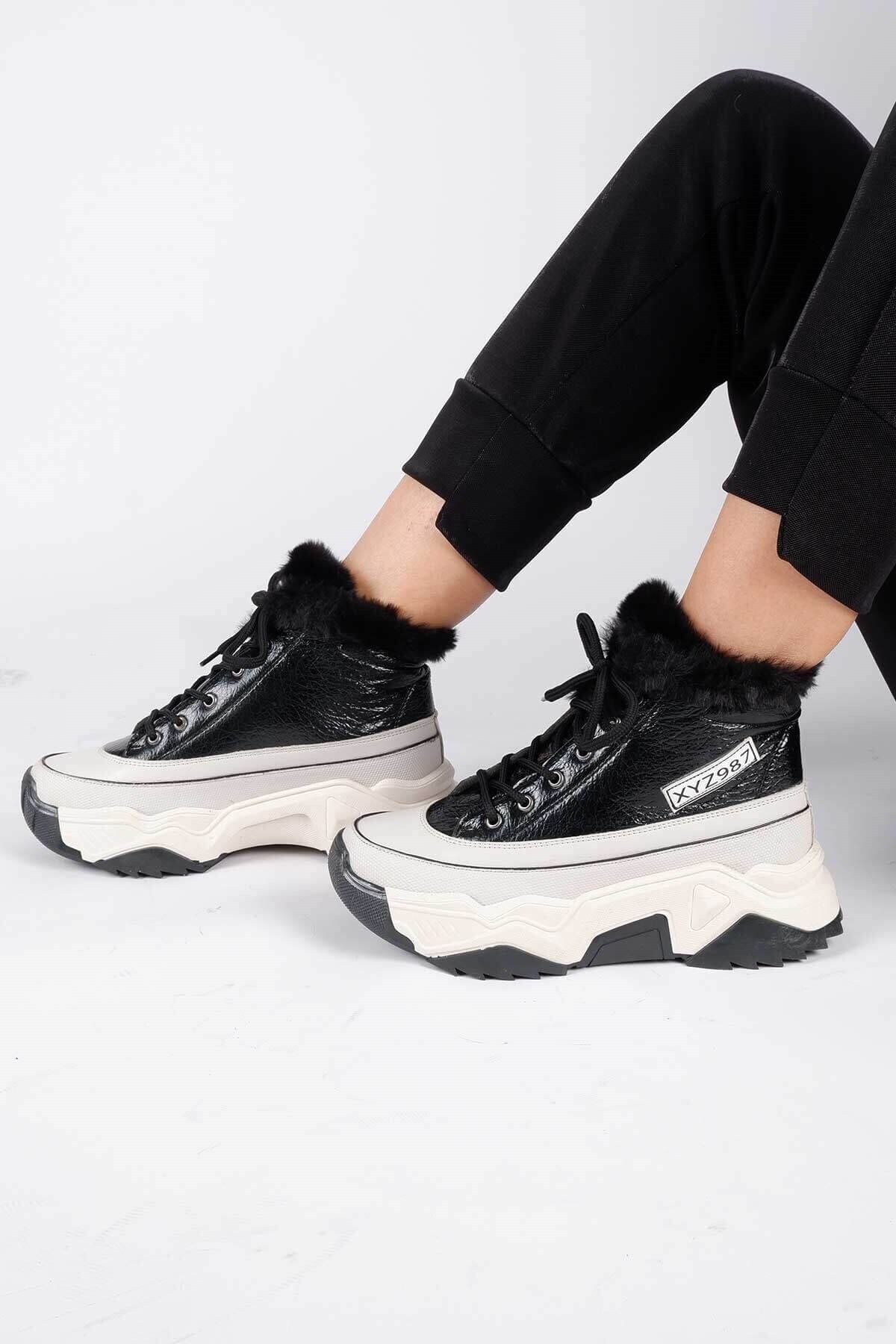 Tinka Bell Shoes 6524 Kadın Bot Siyah Kırışık Rugan