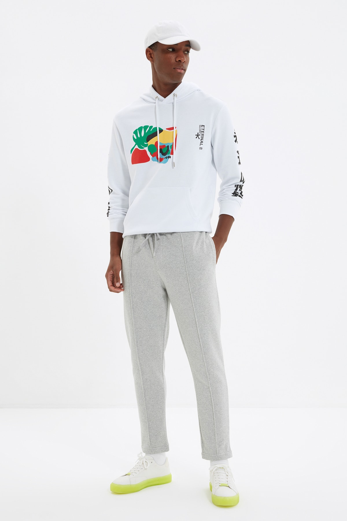 TRENDYOL MAN Gri Erkek Regular Fit Nervürlü Eşofman Altı TMNAW21EA0154