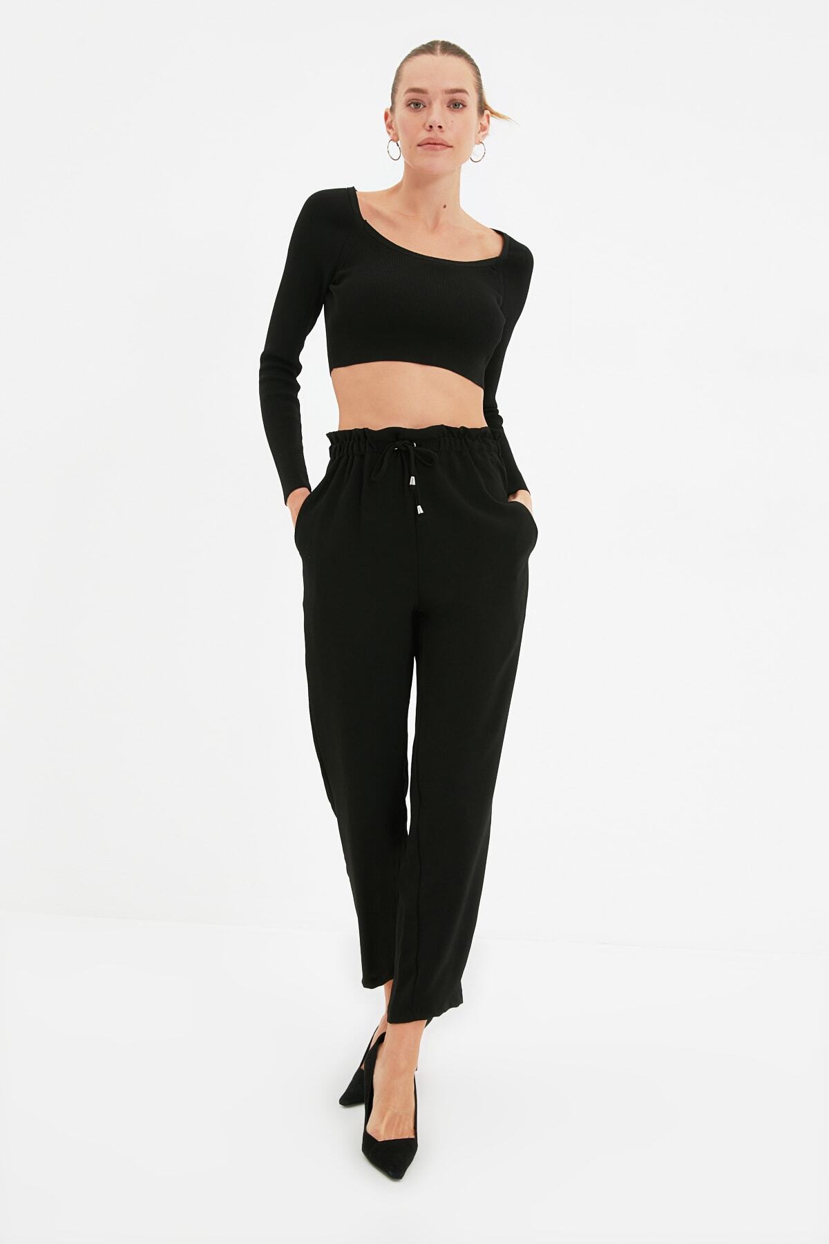 TRENDYOLMİLLA Siyah Bağlama Detaylı Pantolon TWOAW22PL0361