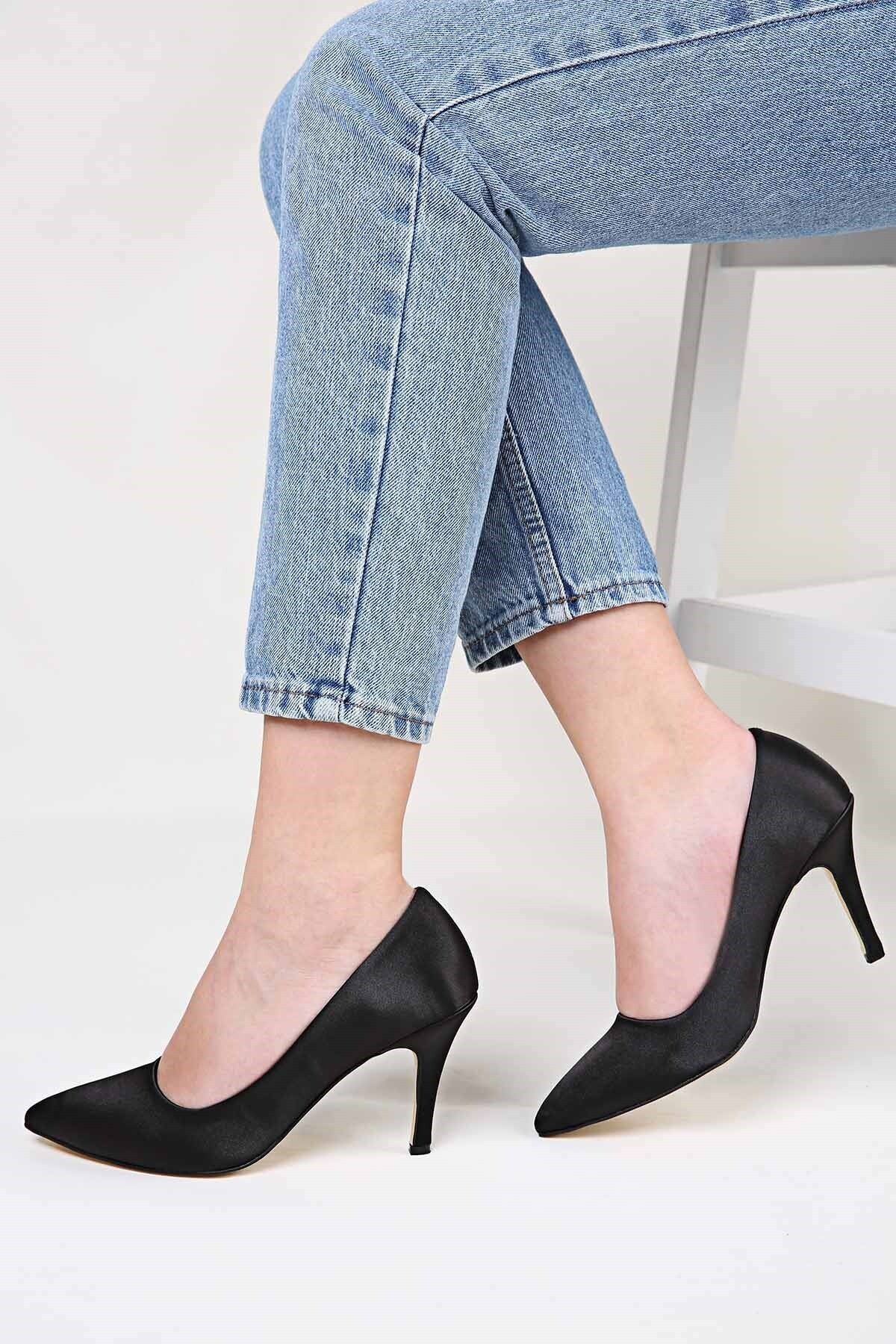 Ccway Kadın Sivri Burunlu Stiletto Siyah Saten