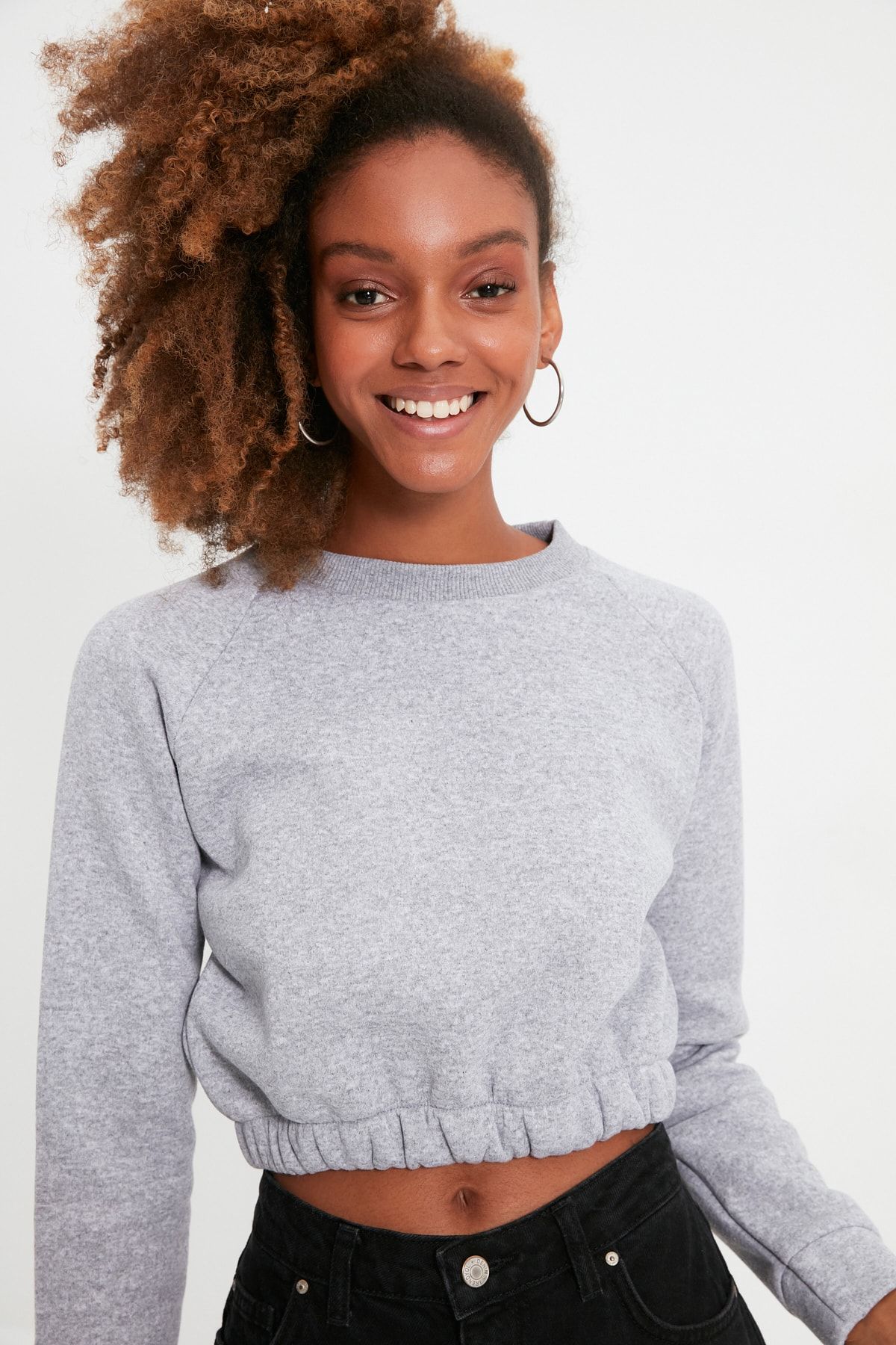 TRENDYOLMİLLA Gri Reglan Kol Şardonlu Crop Örme Kalın Sweatshirt TWOAW22SW0198