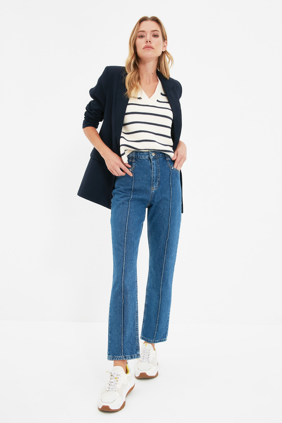 TRENDYOLMİLLA Mavi Dikiş Detaylı Yüksek Bel Bootcut Jeans TWOAW22JE0764