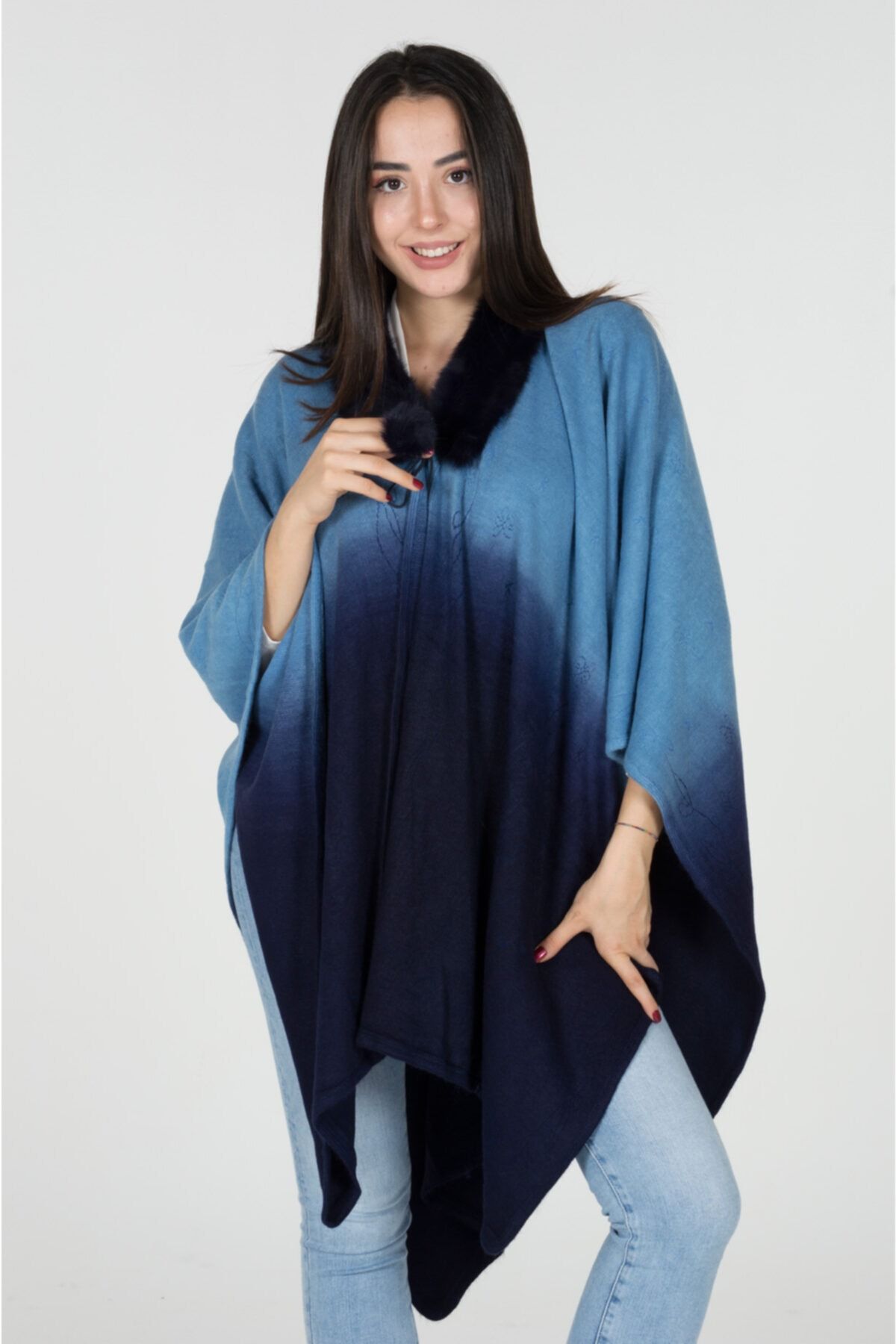 GiFa Store Batikli Yakası Kürklü Önü Bağlamalı Ve Kancalı Panço
