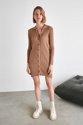 TRENDYOLMİLLA Camel D&uuml;ğme Detaylı Triko Elbise TWOAW21EL2109