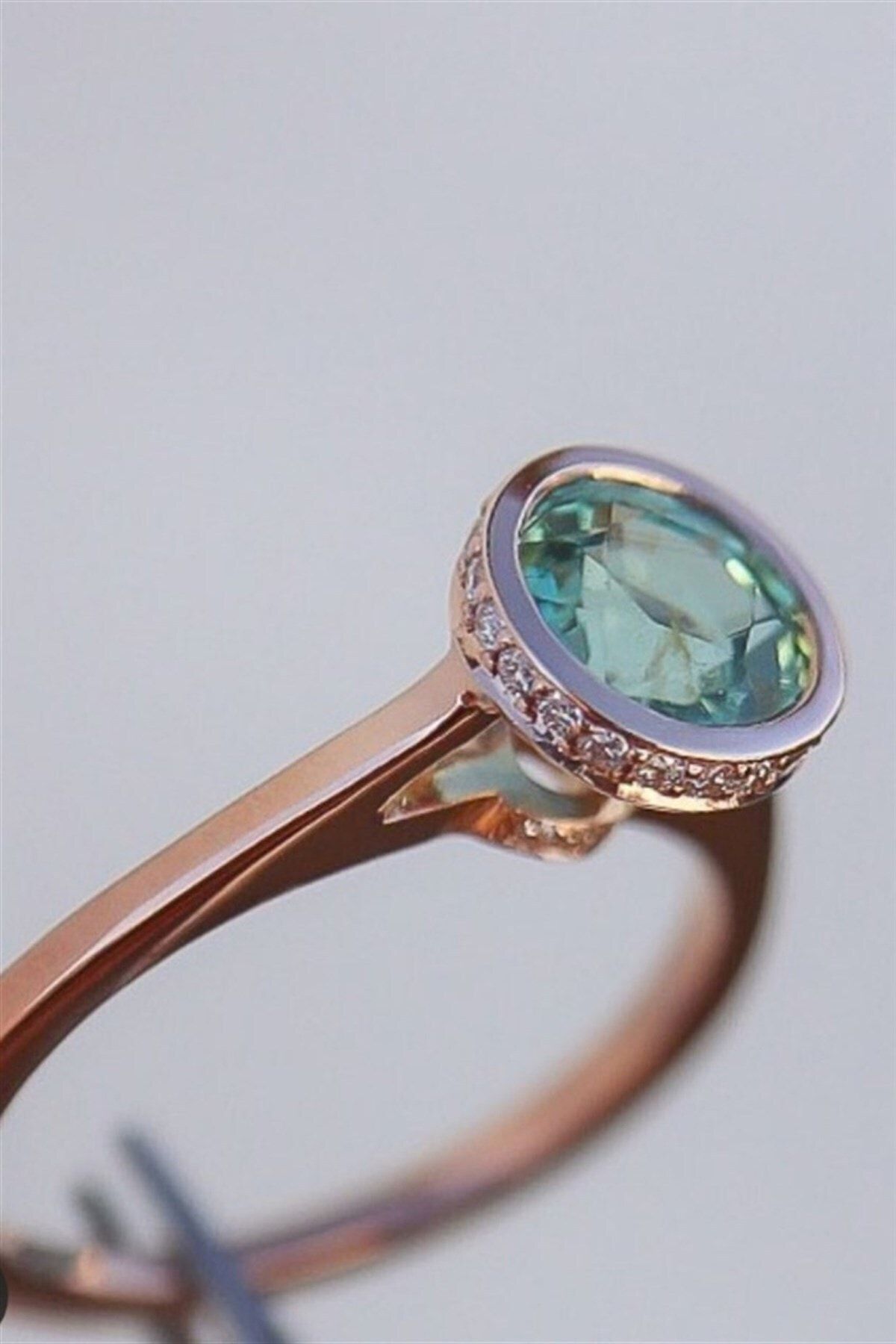 Cem Aykan Kuyumculuk Marsilya Green Topaz Orta Tas Yan Taşları Pırlanta Tektaş Yüzük - Ak601