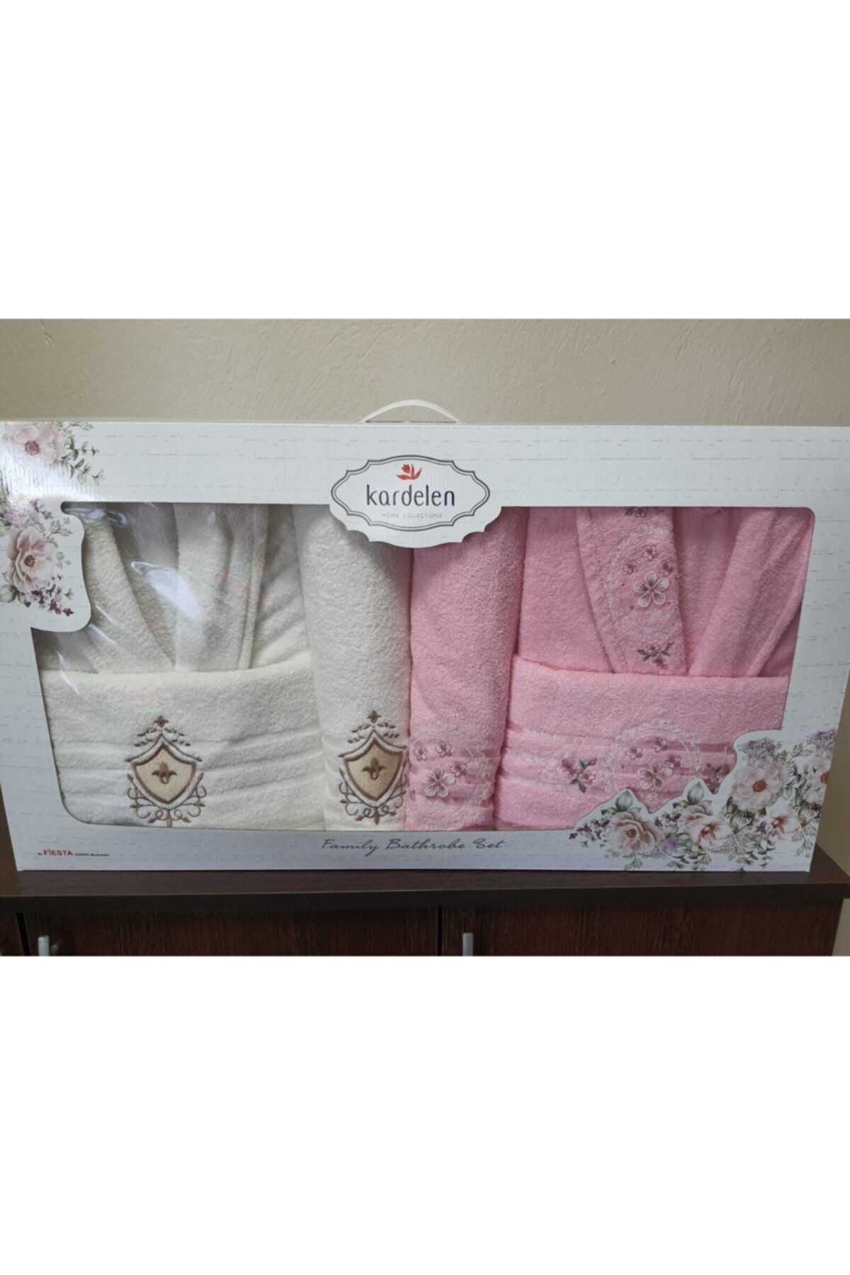 Fiesta Bornoz Kardelen 6 Parça Papatyası 3 D Nakışlı Bornoz Takımı Pembe Krem
