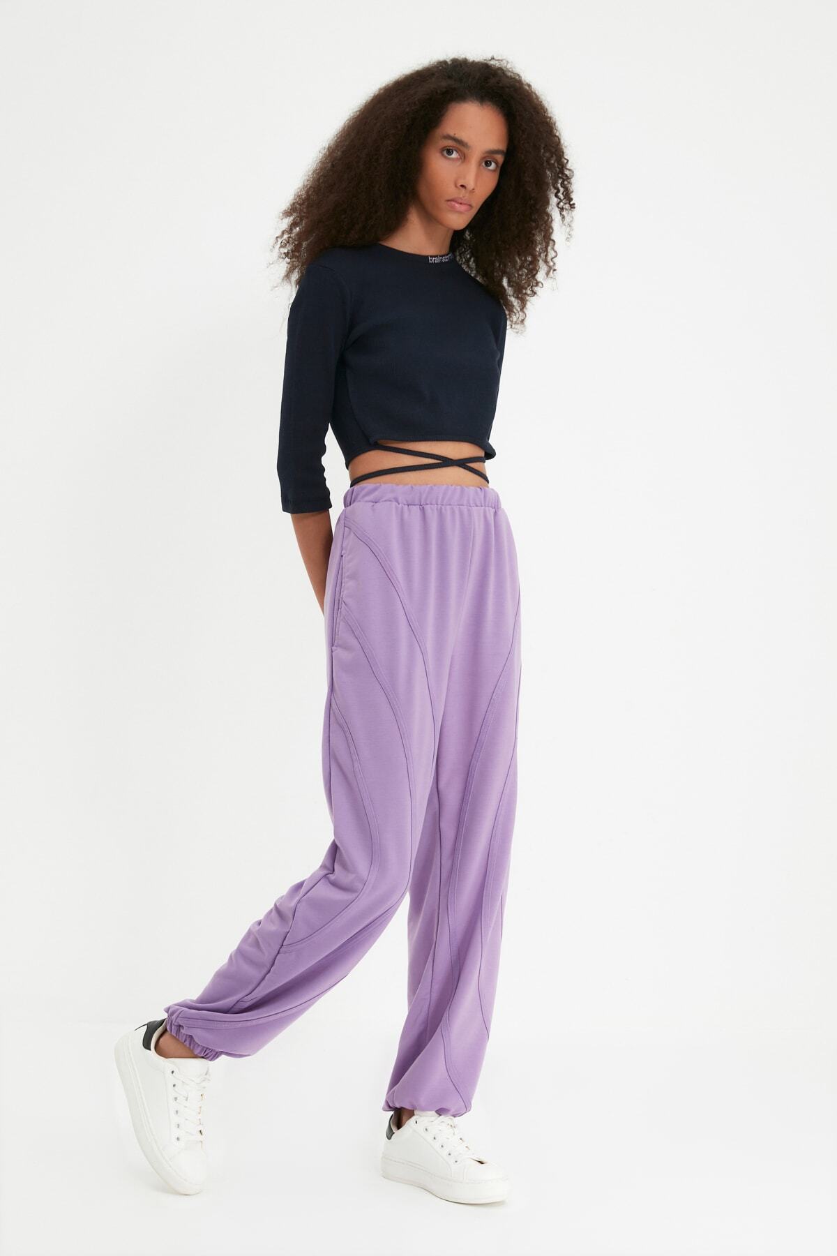 TRENDYOLMİLLA Lila Nervür Detaylı Loose Jogger İnce Örme Eşofman Altı TWOAW22EA0044