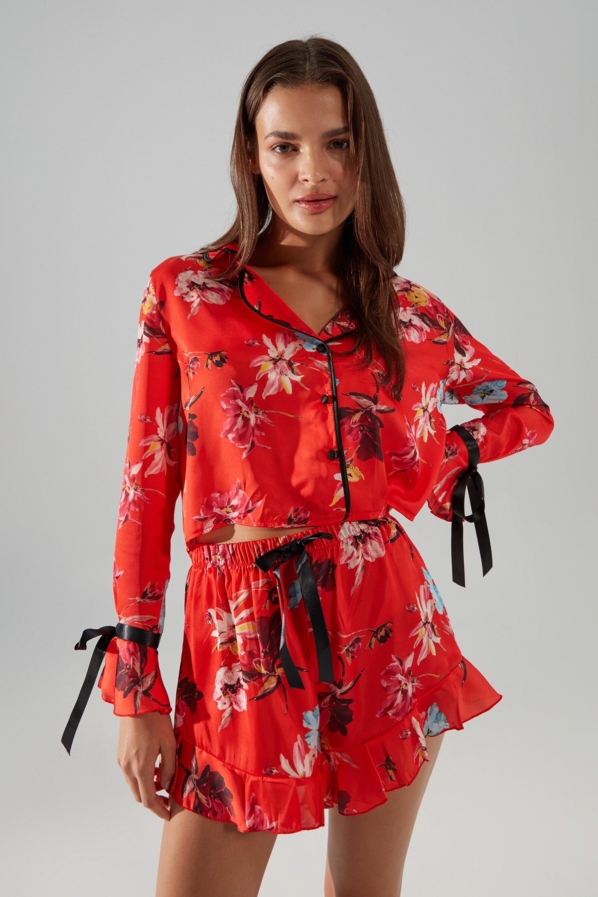 TRENDYOLMİLLA Kırmızı Kol Detaylı Dokuma Pijama Takımı THMAW22PT0139