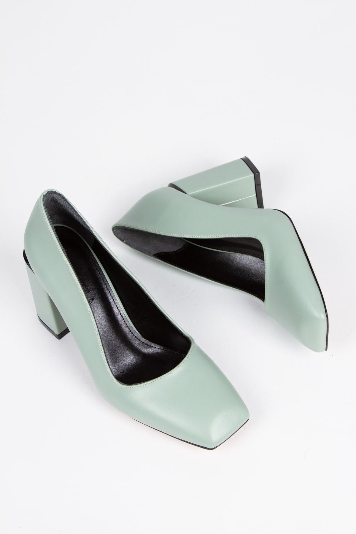 Alessia Shoes Mint Yeşil Mat Ökçe Detaylı Stiletto