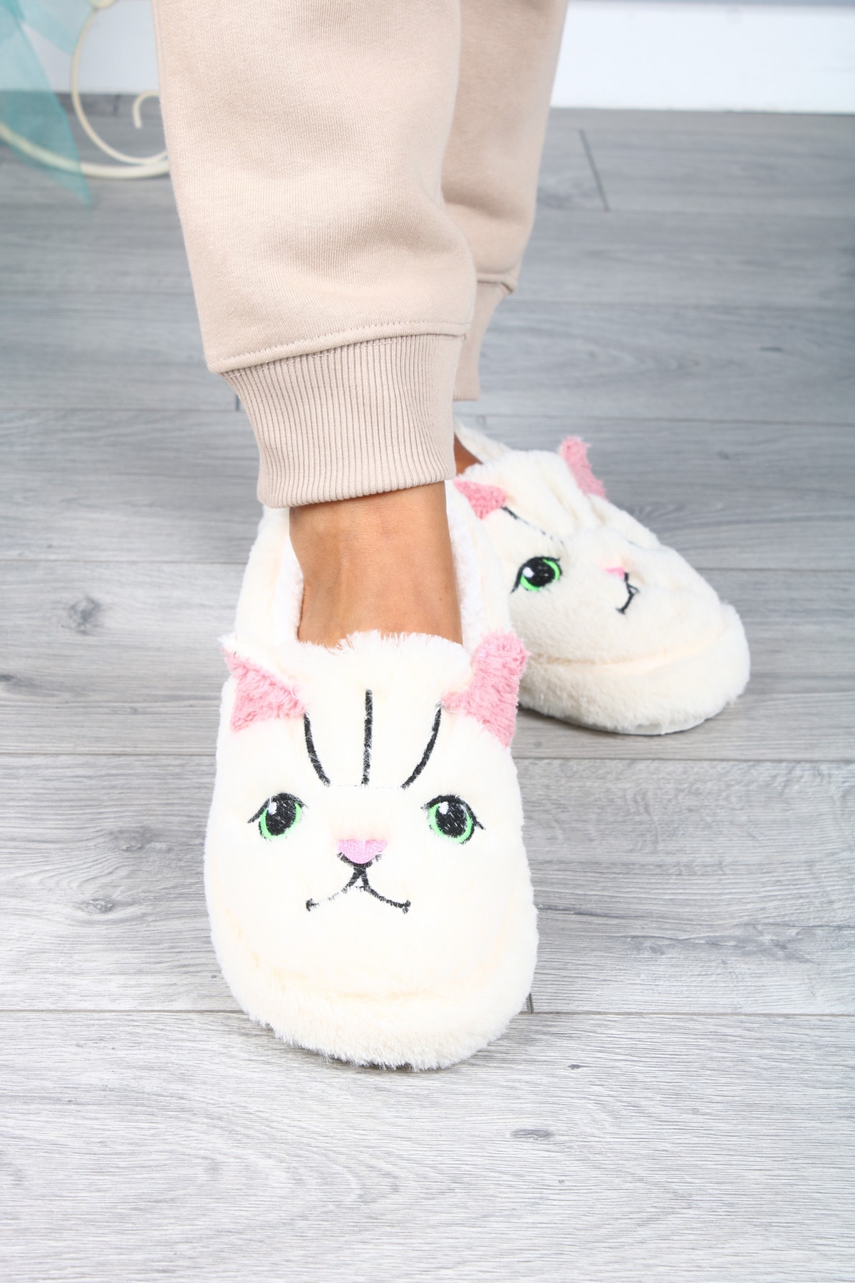 BijuHome Kedi Figürlü Kaymaz Taban Kadın Panduf Ev Botu Krem