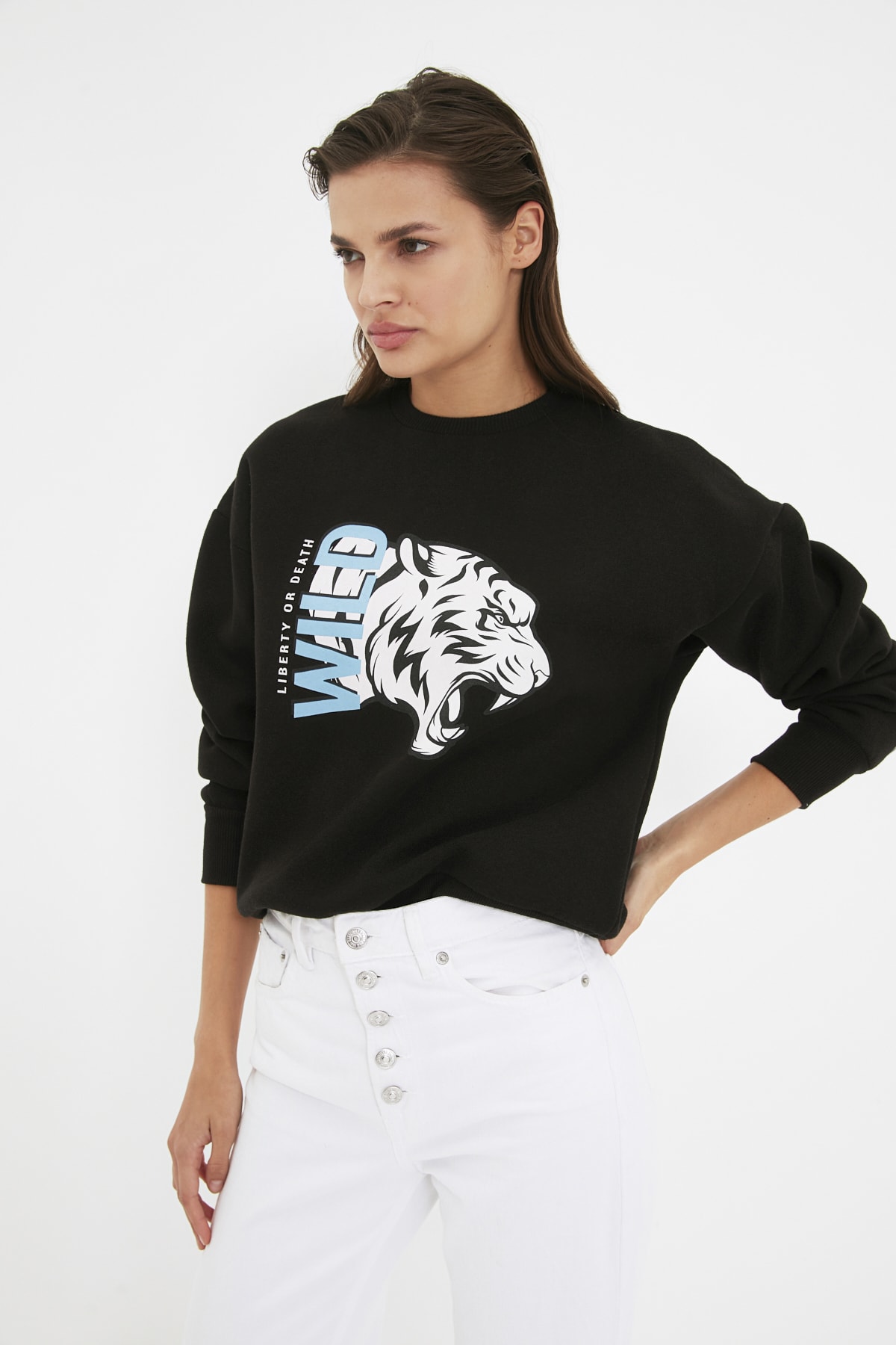 TRENDYOLMİLLA Siyah Baskılı Basic Örme Sweatshirt TWOAW22SW1896