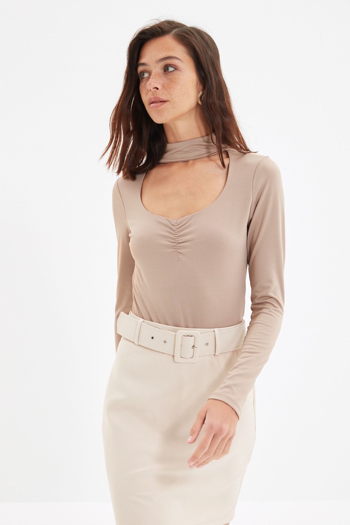 TRENDYOLMİLLA Vizon Çıtçıtlı Dik Yaka Örme Body TWOAW22BD0152