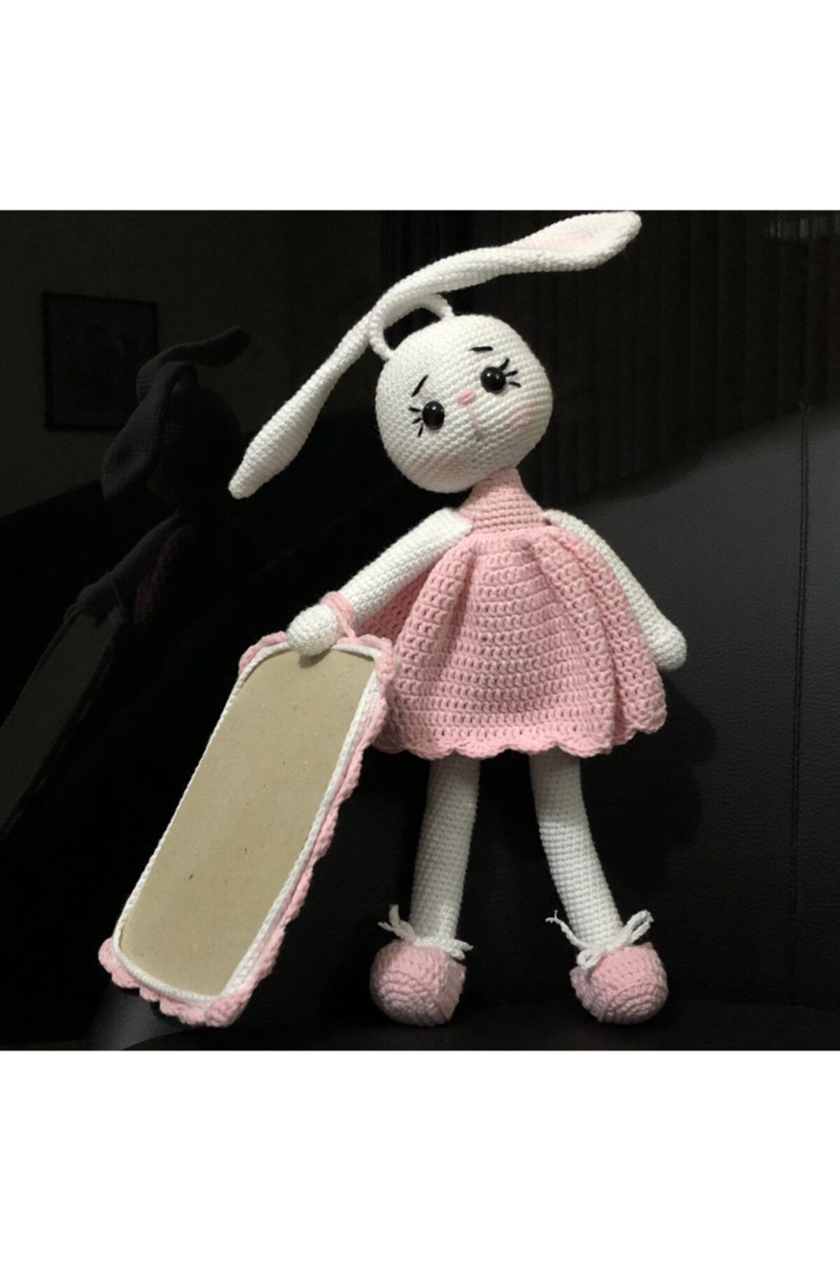 Kare Art Amigurumi Fotoğraf Çerçevesi Taşıyan Tavşan. Hediyelik Örgü Oyuncak . %100 El Üretimi . Yerli Üretim