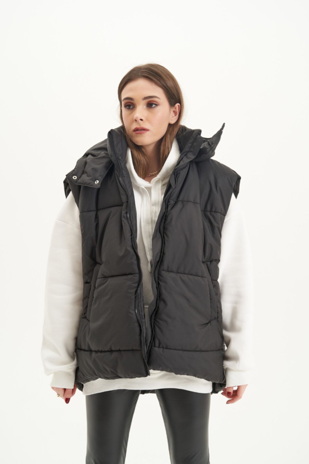 soBasic Kadın Siyah Kapüşonlu Oversize Şişme Yelek Ylk41001-21629